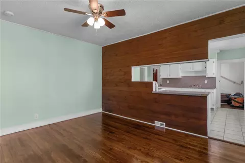 Living - 25 Vine St, Woonsocket, RI 02895 photo 16 of 17