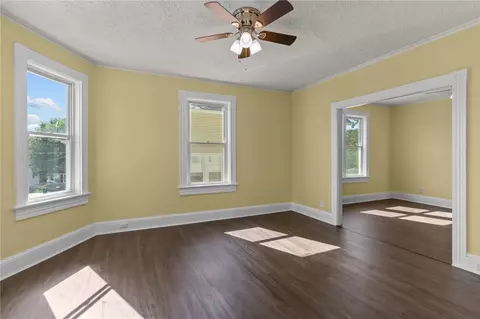 Living - 25 Vine St, Woonsocket, RI 02895 photo 10 of 17