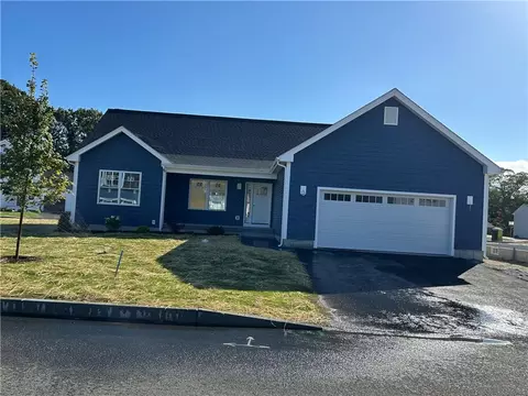 89 Child Ln, Warwick, RI 02886