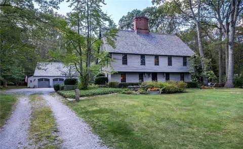 399 Bungy Rd, Scituate, RI 02857