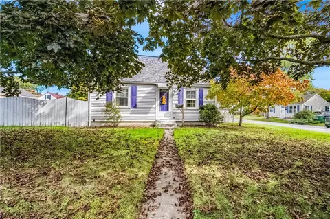 137 Strawberry Field Rd, Warwick, RI 02886