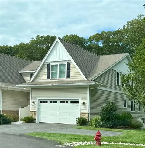 61 Tourjee Ln, North Kingstown, RI 02852