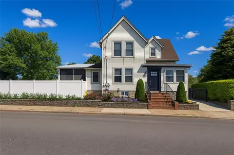 454 Union Ave, Providence, RI 02909