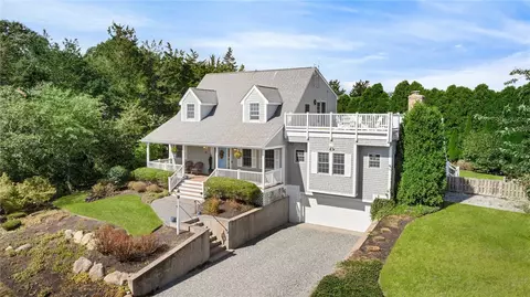 20 Marine Dr, Narragansett, RI 02882