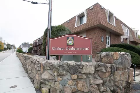 25 School St #4, Westerly, RI 02891