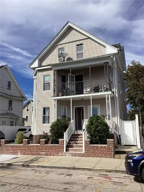 133 Burnett St, Providence, RI 02907