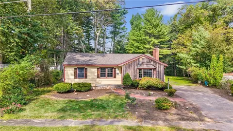 49 Horseshoe Dr, Bellingham, MA 02019