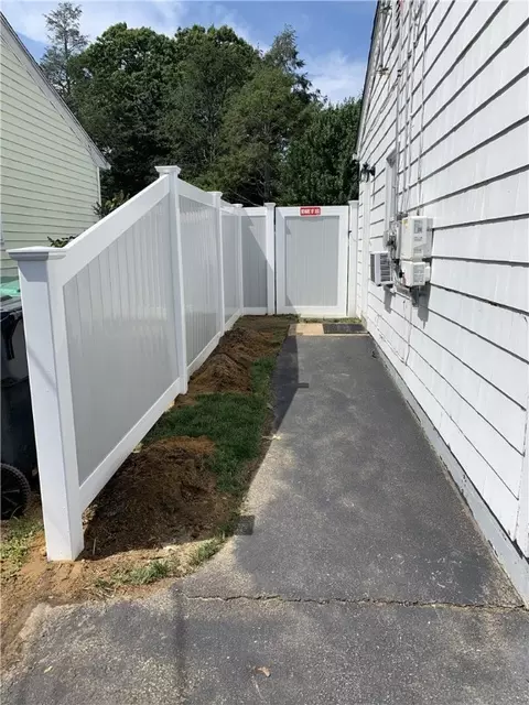 91 Carnation Dr, Warwick, RI 02886 photo 2