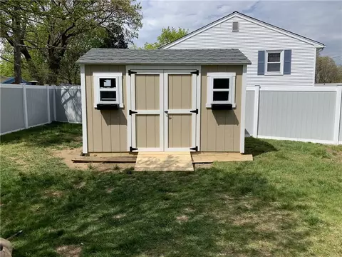 91 Carnation Dr, Warwick, RI 02886 photo 6