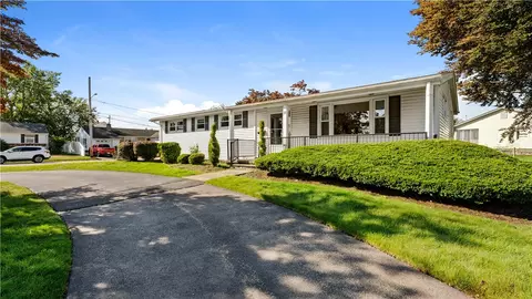 33 Newell Rd, Cranston, RI 02910