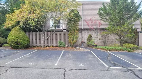 15 Caddy Rock Rd #A, North Kingstown, RI 02852
