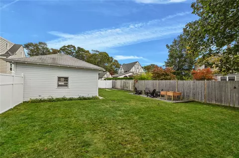 Exterior - 293 Parkside Dr, Warwick, RI 02888 photo 5 of 8
