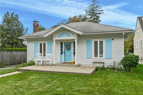 Exterior - 293 Parkside Dr, Warwick, RI 02888 photo 8 of 8
