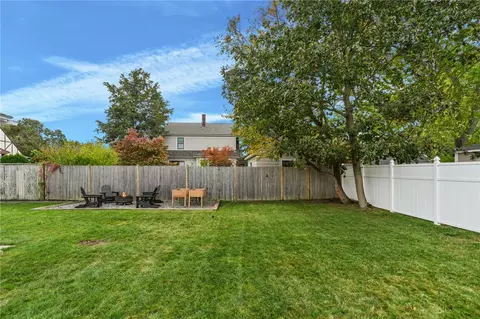 Exterior - 293 Parkside Dr, Warwick, RI 02888 photo 6 of 8