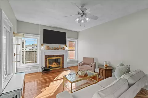 Living - 293 Parkside Dr, Warwick, RI 02888 photo 2 of 3