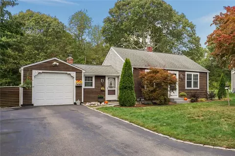 73 Penguin Ave, East Greenwich, RI 02818