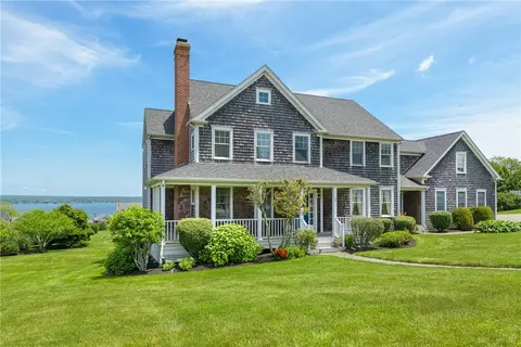 30 Hamilton Dr, Portsmouth, RI 02871