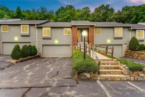125 Smith Ave #4C, Greenville, RI 02828