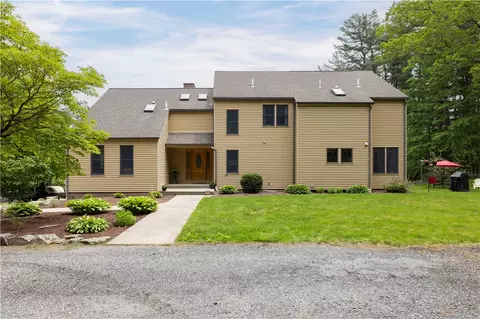 71 Phillips Ln, Glocester, RI 02814 photo 4