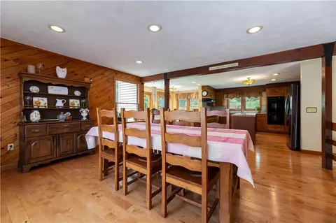 71 Phillips Ln, Glocester, RI 02814 photo 9