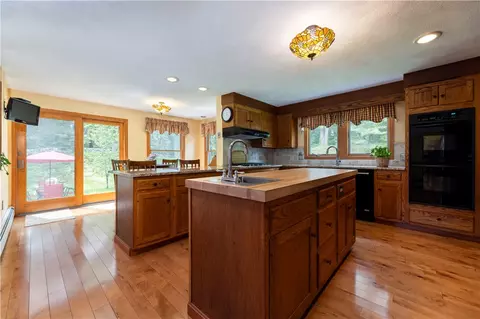 71 Phillips Ln, Glocester, RI 02814 photo 11