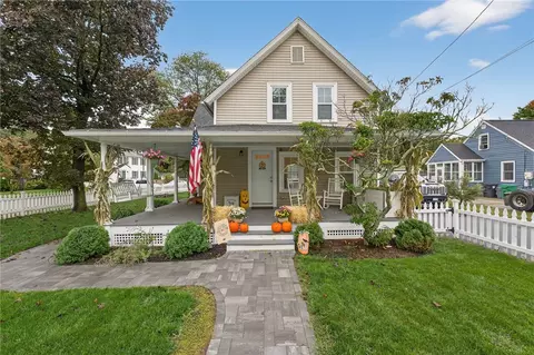 352 Church Ave, Warwick, RI 02889