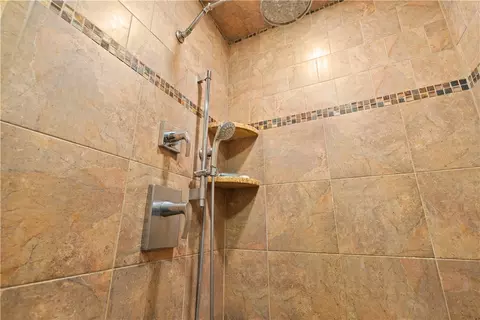 10 Bartlett Rd, Middletown, RI 02842 photo 26