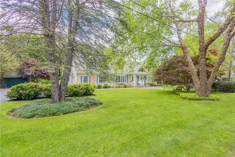 10 Bartlett Rd, Middletown, RI 02842 photo 3