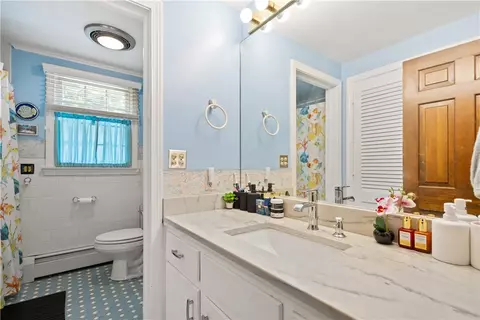 10 Bartlett Rd, Middletown, RI 02842 photo 32