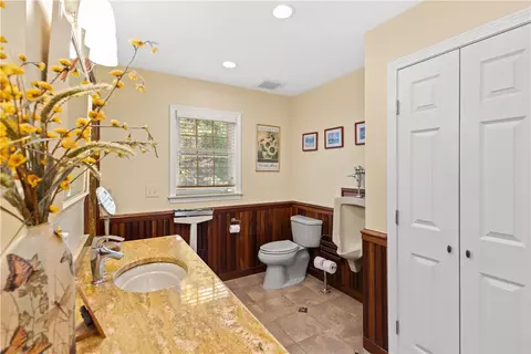 10 Bartlett Rd, Middletown, RI 02842 photo 25
