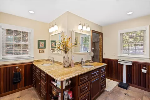 10 Bartlett Rd, Middletown, RI 02842 photo 24