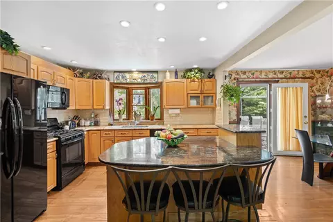 10 Bartlett Rd, Middletown, RI 02842 photo 16