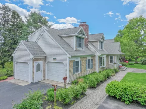 10 Bartlett Rd, Middletown, RI 02842 photo 5