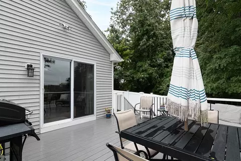60 Fieldside Dr, Woonsocket, RI 02895 photo 7