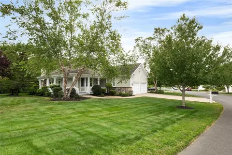 23 Newbury Dr, Westerly, RI 02891