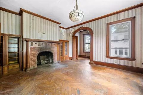 38 Oakley Rd, Woonsocket, RI 02895 photo 4