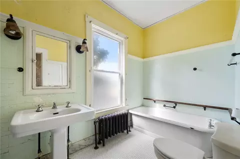 38 Oakley Rd, Woonsocket, RI 02895 photo 21