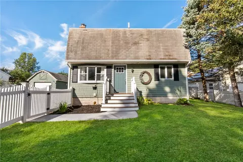 50 Redland Ave, Rumford, RI 02916