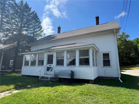 85 Main St, North Smithfield, RI 02896