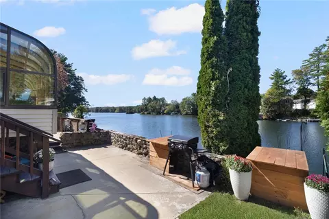 25 Beverly Cir, Smithfield, RI 02828