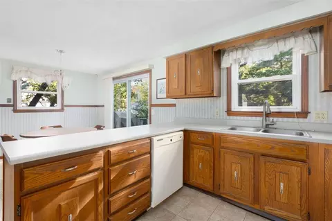 136 Sefton Ave, Warwick, RI 02889 photo 8
