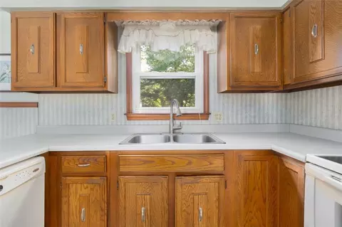 136 Sefton Ave, Warwick, RI 02889 photo 7