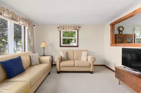 136 Sefton Ave, Warwick, RI 02889 photo 5
