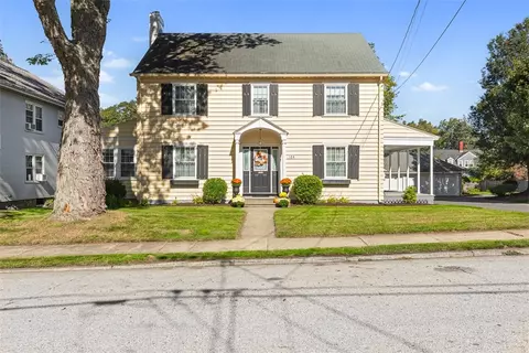 Exterior - 124 Meadow Rd, Woonsocket, RI 02895 photo 3 of 8