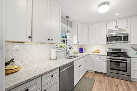 Kitchen - 124 Meadow Rd, Woonsocket, RI 02895 photo 5 of 6