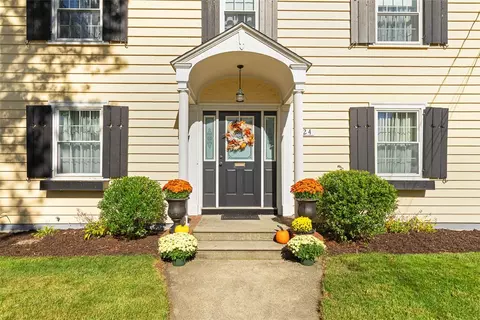 Exterior - 124 Meadow Rd, Woonsocket, RI 02895 photo 2 of 8