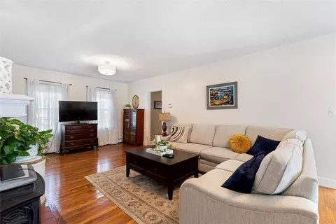 Living - 124 Meadow Rd, Woonsocket, RI 02895 photo 1 of 4
