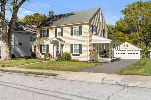 Exterior - 124 Meadow Rd, Woonsocket, RI 02895 photo 4 of 8