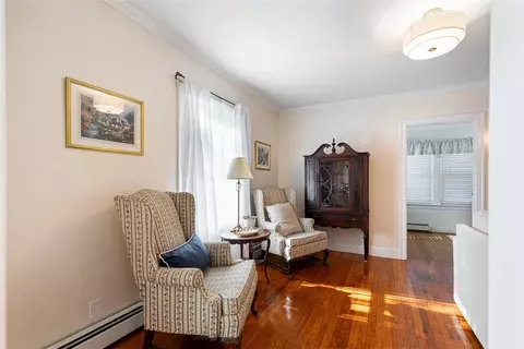 Entry Way - 124 Meadow Rd, Woonsocket, RI 02895 photo 4 of 8