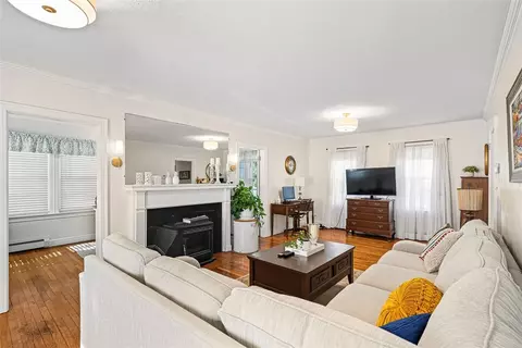 Living - 124 Meadow Rd, Woonsocket, RI 02895 photo 3 of 4